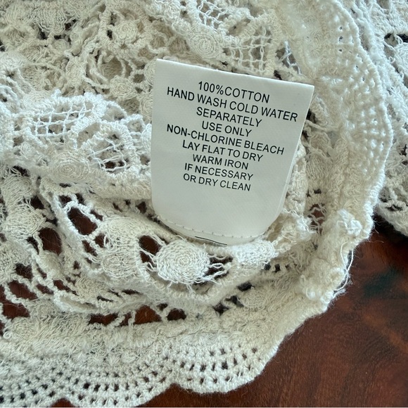Rabbit Rabbit Rabbit Cream Crocheted Lace Bolero - Picture 3 of 7